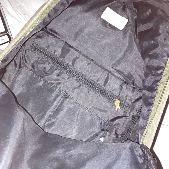 Backpack - Picture 3 of 3